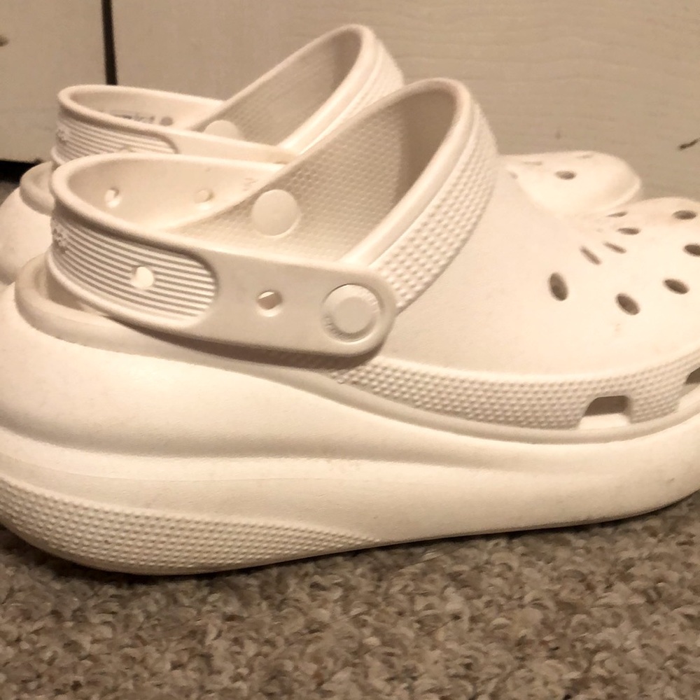 Crocs size 7